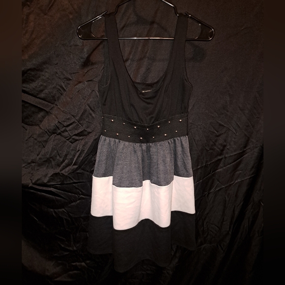 Color Block Dress - Picture 5 of 7